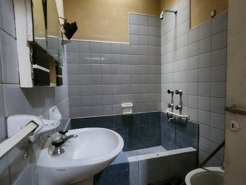 Venta Casa y Depto en B° Santa Ana