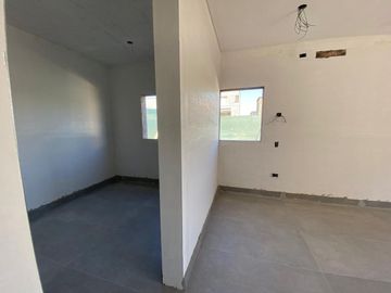 CASA 4 DORMITORIOS 3 BAÑOS B° Estancia Bulnes