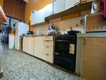 CASA 4 AMBIENTES EN VENTA EN LOMAS DE ZAMORA