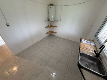 LOTE CON CASA, FERRARI, Bs. As. FINANCIA