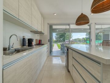 EXCELENTE  CASA  EN HARAS DEL SOL PILAR
