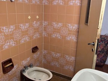 Venta casa de pasillo 2 dormitorios