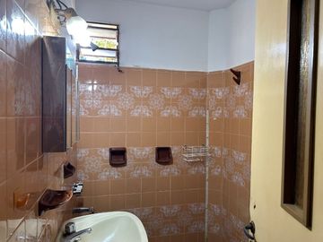 Venta casa de pasillo 2 dormitorios