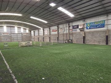 Venta complejo y terreno + galpon industrial