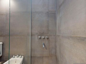 Casa en PH en VENTA en Tolosa 2 dorm. y patio