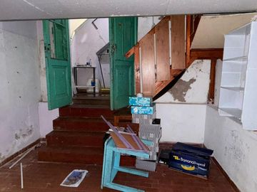 Venta PH 5 amb. Almagro con local a refaccionar.