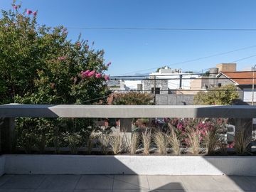 VENTA PH 2 AMB CON TERRAZA Y PARRILLA SAN JOSE