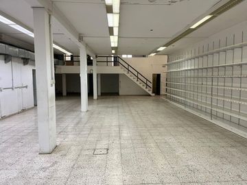 ALQUILER DE LOCAL COMERCIAL/DEPOSITOS/OFICINAS