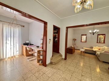 Venta de casa en barrio norte con jardin