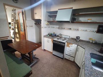 VENTA PH SIN EXPENSAS 4 DORMITORIOS COCHERA JARDIN