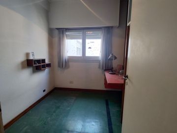 VENTA PH SIN EXPENSAS 4 DORMITORIOS COCHERA JARDIN