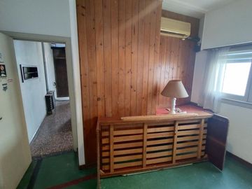 VENTA PH SIN EXPENSAS 4 DORMITORIOS COCHERA JARDIN