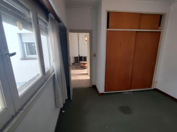 VENTA PH SIN EXPENSAS 4 DORMITORIOS COCHERA JARDIN