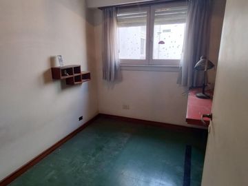 VENTA PH SIN EXPENSAS 4 DORMITORIOS COCHERA JARDIN