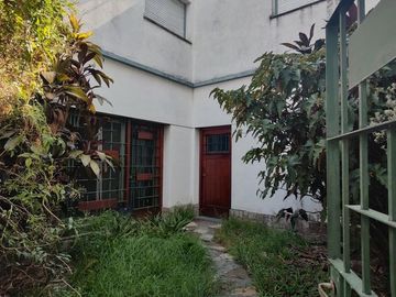 VENTA PH SIN EXPENSAS 4 DORMITORIOS COCHERA JARDIN