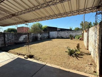 VENTA CASA 2 DORMITORIOS BARRIO ESTE