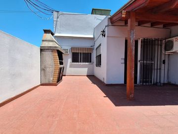 VENTA PH DE 3 AMB CON TERRAZA. LANÚS. APTO CREDITO