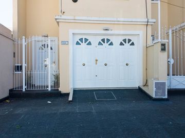 VENTA PH CON COCHERA-PATIO Y PARRILLA EN QUILMES