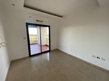 VENTA CASA COUNTRY LOMALINDA 3 DORMITORIOS C/PILET