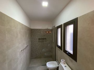 Casa 2 habitaciones en alquiler Lomas de Russell