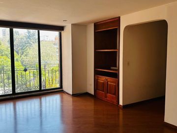 Apartamento en venta de 3 habitaciones con balcón en Bogotá, Chicó.