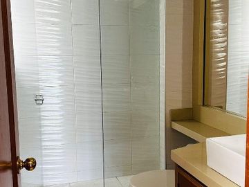Apartamento en venta de 3 habitaciones con balcón en Bogotá, Chicó.