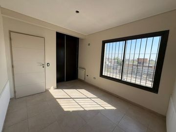 VENTA DEPARTAMENTO 3 HABITACIONES ZONA LAS CAÑAS