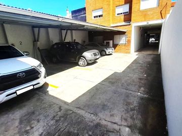 VENTA COCHERA A MTS. DE BV. PELLEGRINI
