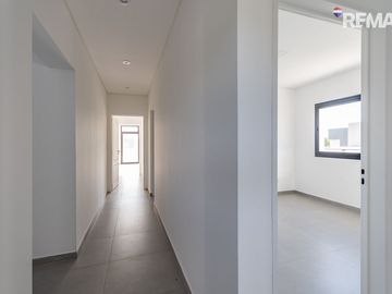 Venta Casa 5 amb a estrenar en Medal CC, Pilar