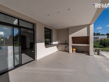 Venta Casa 5 amb a estrenar en Medal CC, Pilar
