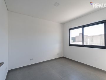 Venta Casa 5 amb a estrenar en Medal CC, Pilar