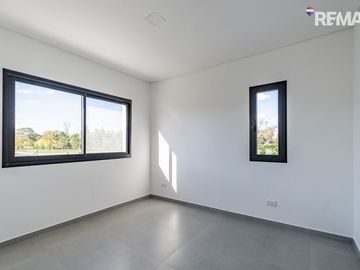Venta Casa 5 amb a estrenar en Medal CC, Pilar