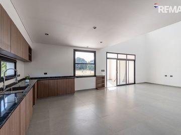 Venta Casa 5 amb a estrenar en Medal CC, Pilar