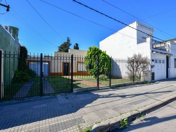 CASA EN VENTA,A REFACCIONAR,LA PLATA