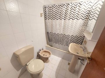 VENTA TRÍPLEX APTO CRÉDITO - B° SANTA GENOVEVA