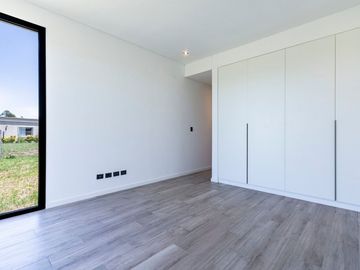 Venta casa 4 amb Pilar del Este Santa Lucia
