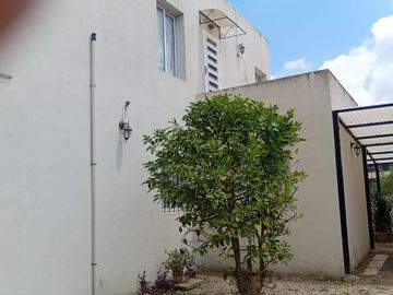 VENTA CASA MODERNA 2 PLANTAS  FRANCISCO ALVAREZ