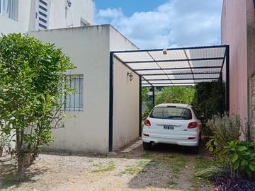 VENTA CASA MODERNA 2 PLANTAS  FRANCISCO ALVAREZ