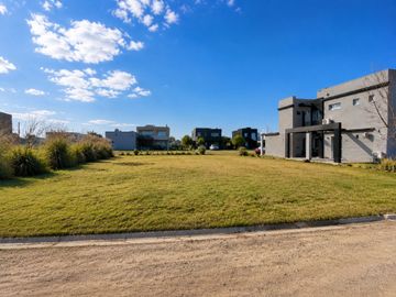 LOTE INTERNO EN VENTA EN LAGOS DE CANNING