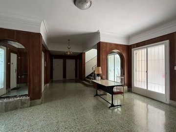 VENTA DE DEPARTAMENTO 4 AMBIENTES  FLORES
