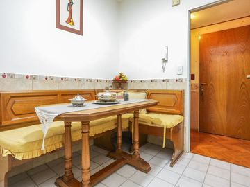 Departamento 4 ambientes cochera y balcón Belgrano