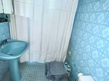 VENTA CASA 5 AMBIENTES - PILETA - CIUDAD JARDÍN