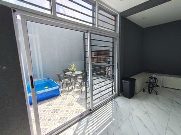 CASA 5 AMB EN VENTA VILLA BALLESTER PATIO TERRAZA