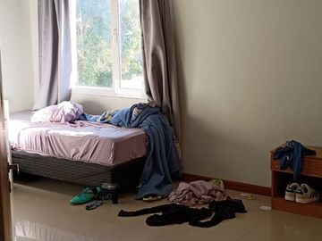 Casa en dos plantas + quincho + casa antigua