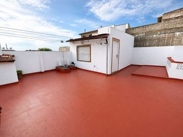 VENTA PH 3/4 AMB-PATIO Y TERRAZA- S/EXPENSAS