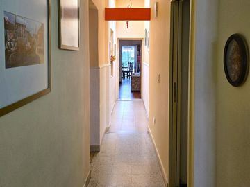 VENTA CASA DE 6 AMBIENTES CON PATIO Y 2 TERRAZAS