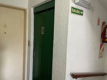 VENTA Departamento 3 Ambientes Muy Luminoso | A 1 Cuadra de Estación Constitución y Universidades