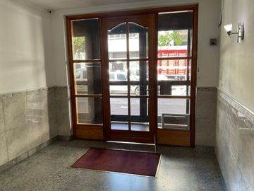 VENTA Departamento 3 Ambientes Muy Luminoso | A 1 Cuadra de Estación Constitución y Universidades