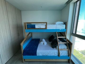 Apartamento en venta de 2 habitaciones con balcón en Santa marta, Playa Salguero.