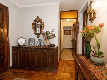 CASA UN PISO VITACURA / LAS HUALTATAS